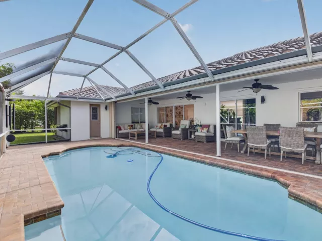 4-bedroom home for sale in Boca Raton - 19505 SEDGEFIELD Terrace - MondialRealty