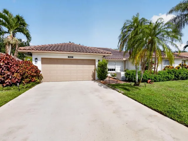 4-bedroom home for sale in Boca Raton - 19505 SEDGEFIELD Terrace - MondialRealty