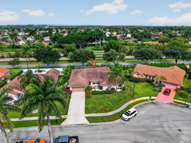 4-bedroom home for sale in Boca Raton - 19505 SEDGEFIELD Terrace - MondialRealty