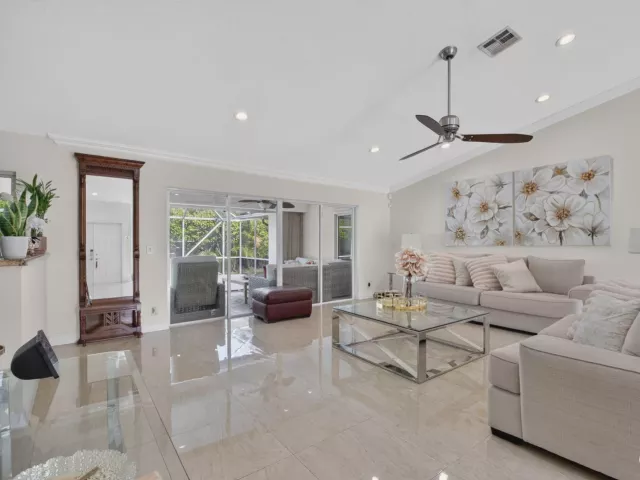 4-bedroom home for sale in Boca Raton - 19505 SEDGEFIELD Terrace - MondialRealty