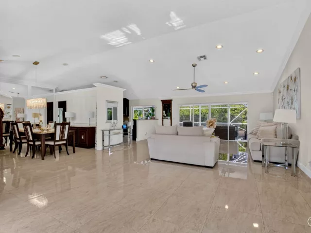 4-bedroom home for sale in Boca Raton - 19505 SEDGEFIELD Terrace - MondialRealty