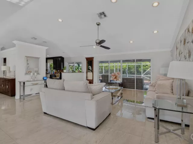4-bedroom home for sale in Boca Raton - 19505 SEDGEFIELD Terrace - MondialRealty