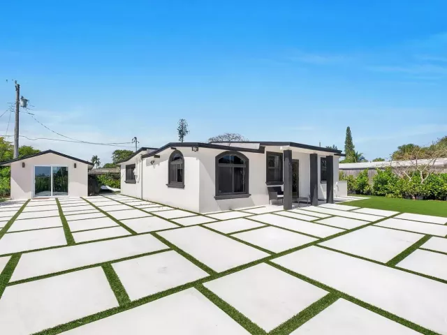 3-bedroom home for rent in Pompano Beach - 1433 NE 53rd Court - MondialRealty