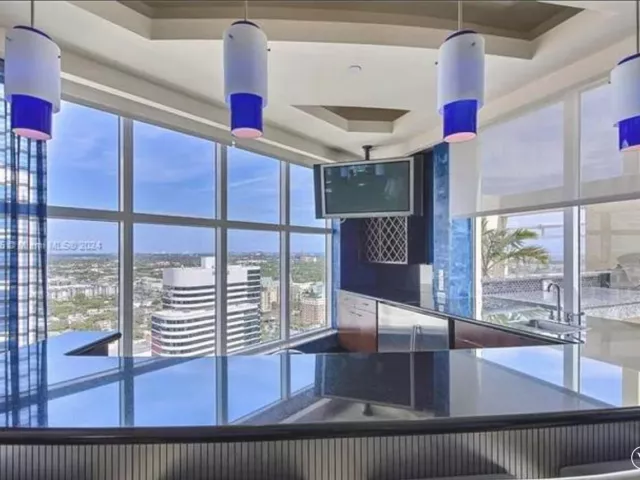 2-bedroom condo for sale in Fort Lauderdale - 350 SE 2ND Street 2630 - MondialRealty