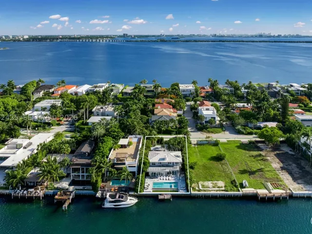 6-bedroom home for sale in Miami - 1300 S Venetian Way - MondialRealty