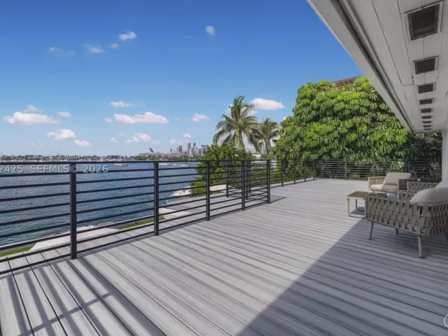 6-bedroom home for sale in Miami - 1300 S Venetian Way - MondialRealty
