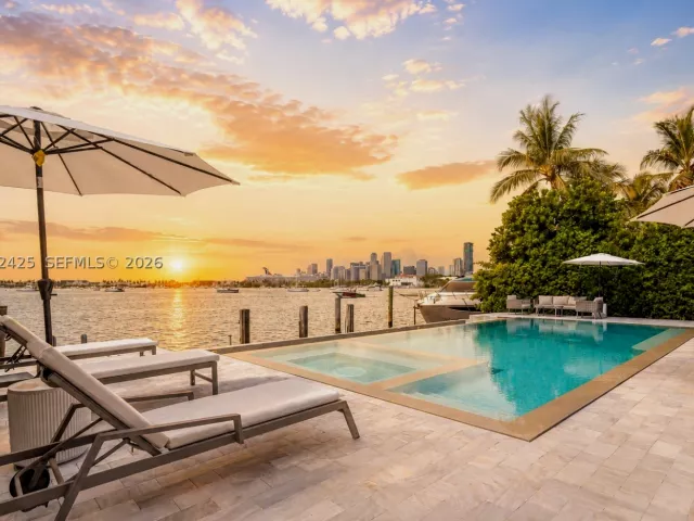6-bedroom home for sale in Miami - 1300 S Venetian Way - MondialRealty