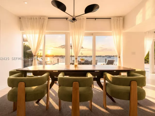 6-bedroom home for sale in Miami - 1300 S Venetian Way - MondialRealty