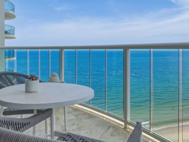 2-bedroom condo for sale in Fort Lauderdale - 3400 Galt Ocean Drive 1704S - MondialRealty
