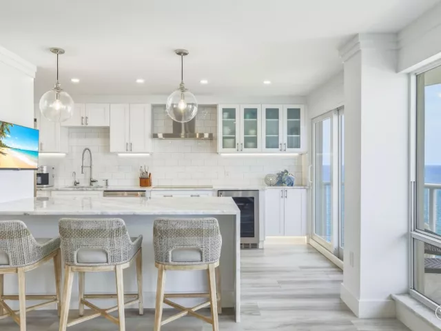 2-bedroom condo for sale in Fort Lauderdale - 3400 Galt Ocean Drive 1704S - MondialRealty