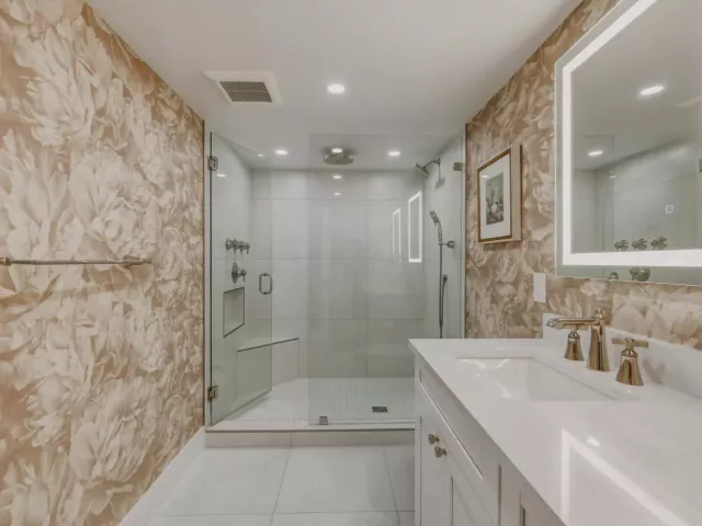 2-bedroom condo for sale in Fort Lauderdale - 3400 Galt Ocean Drive 1704S - MondialRealty
