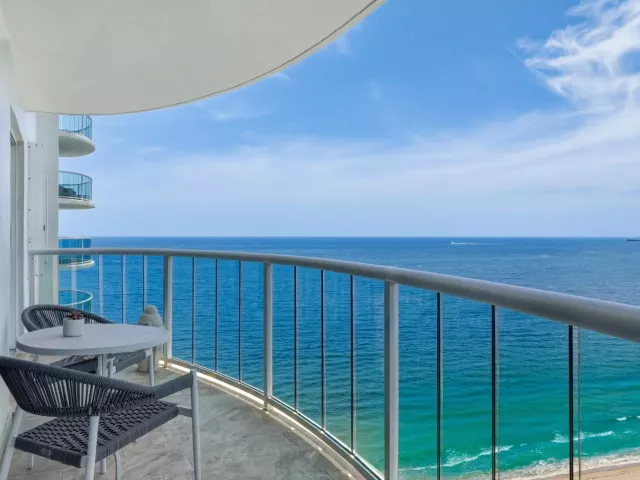 2-bedroom condo for sale in Fort Lauderdale - 3400 Galt Ocean Drive 1704S - MondialRealty