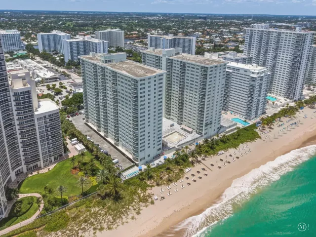 2-bedroom condo for sale in Fort Lauderdale - 3400 Galt Ocean Drive 1704S - MondialRealty