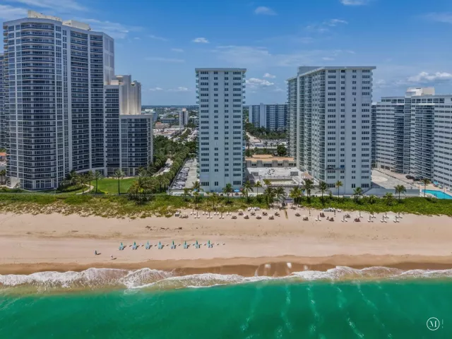 2-bedroom condo for sale in Fort Lauderdale - 3400 Galt Ocean Drive 1704S - MondialRealty