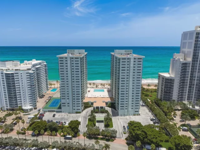 2-bedroom condo for sale in Fort Lauderdale - 3400 Galt Ocean Drive 1704S - MondialRealty