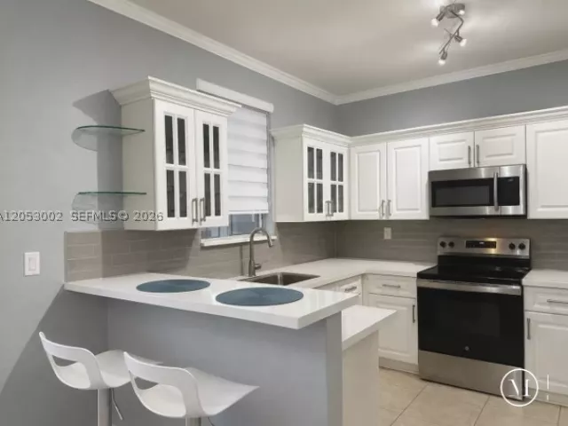 3-bedroom home for sale in Miami - 11843 SW 152nd Ct - MondialRealty