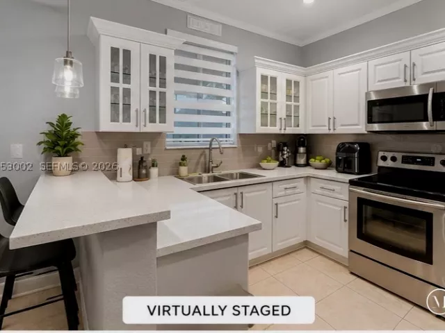 3-bedroom home for sale in Miami - 11843 SW 152nd Ct - MondialRealty