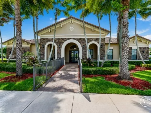 3-bedroom home for sale in Miami - 11843 SW 152nd Ct - MondialRealty