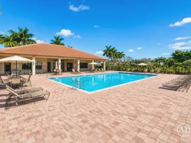 3-bedroom home for sale in Miami - 11843 SW 152nd Ct - MondialRealty