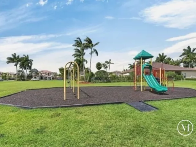 3-bedroom home for sale in Miami - 11843 SW 152nd Ct - MondialRealty