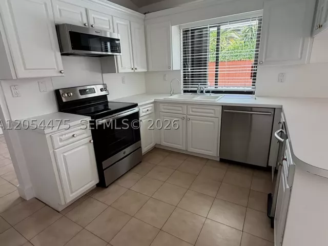 4-bedroom home for rent in Miami - 14271 SW 107th Ter 0 - MondialRealty