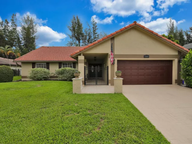 3-bedroom home for sale in Boca Raton - 9441 OLD PINE Road - MondialRealty