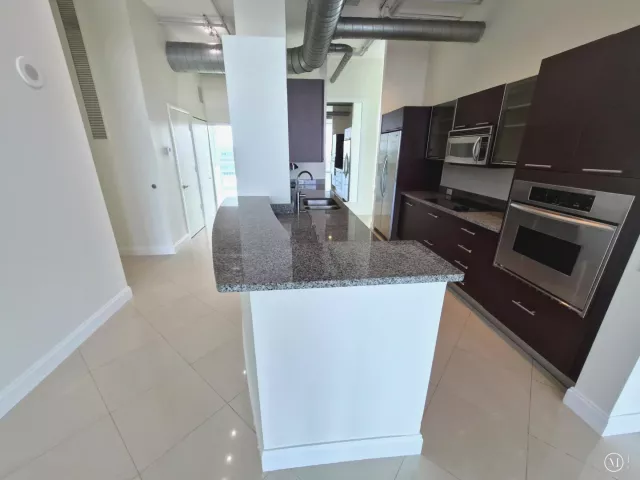 2-bedroom condo for sale in Aventura - 3029 NE 188th Street 805 - MondialRealty