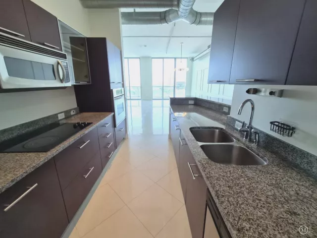 2-bedroom condo for sale in Aventura - 3029 NE 188th Street 805 - MondialRealty
