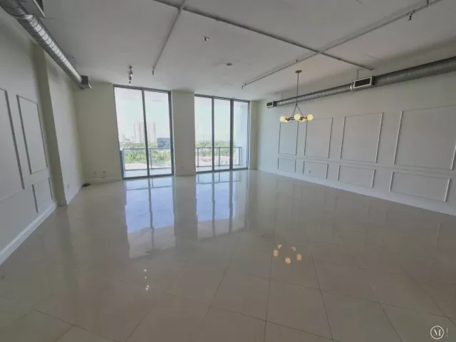2-bedroom condo for sale in Aventura - 3029 NE 188th Street 805 - MondialRealty