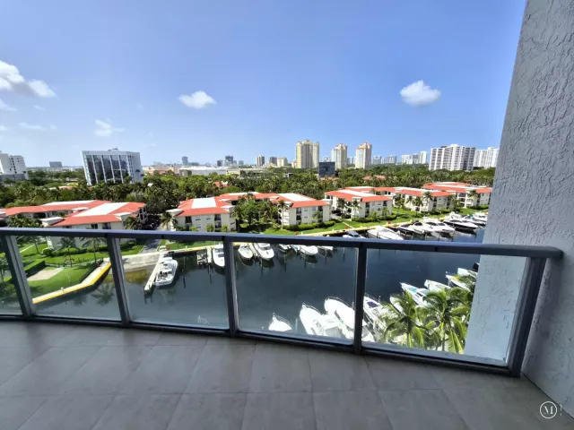 2-bedroom condo for sale in Aventura - 3029 NE 188th Street 805 - MondialRealty