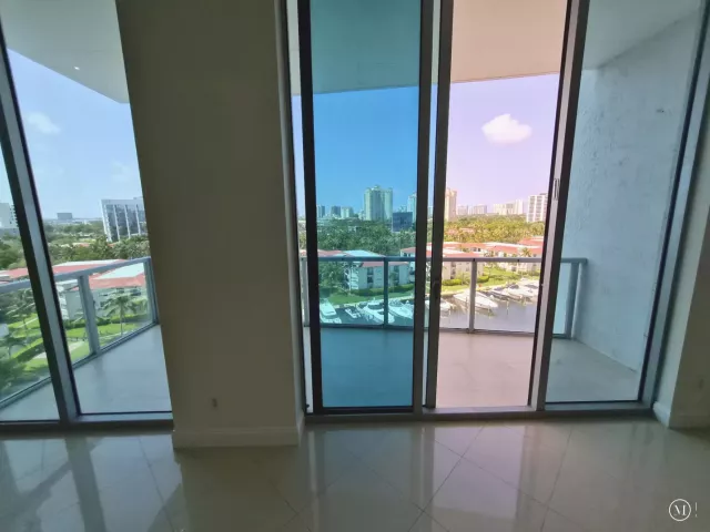 2-bedroom condo for sale in Aventura - 3029 NE 188th Street 805 - MondialRealty