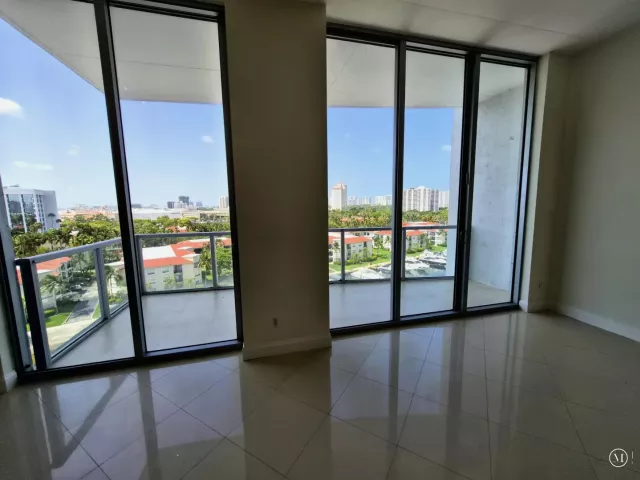 2-bedroom condo for sale in Aventura - 3029 NE 188th Street 805 - MondialRealty