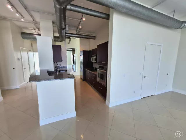 2-bedroom condo for sale in Aventura - 3029 NE 188th Street 805 - MondialRealty