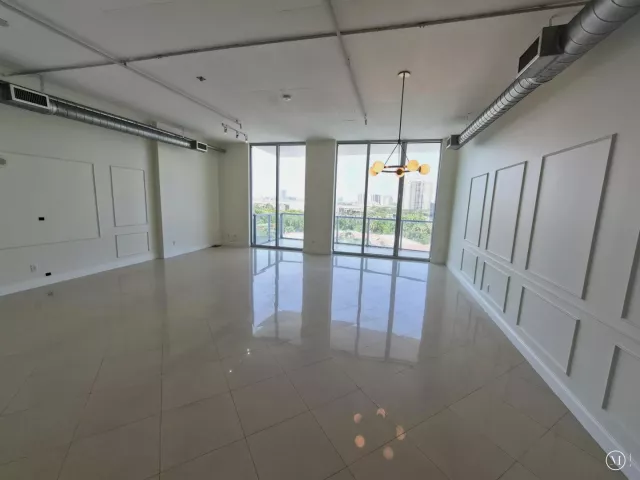 2-bedroom condo for sale in Aventura - 3029 NE 188th Street 805 - MondialRealty