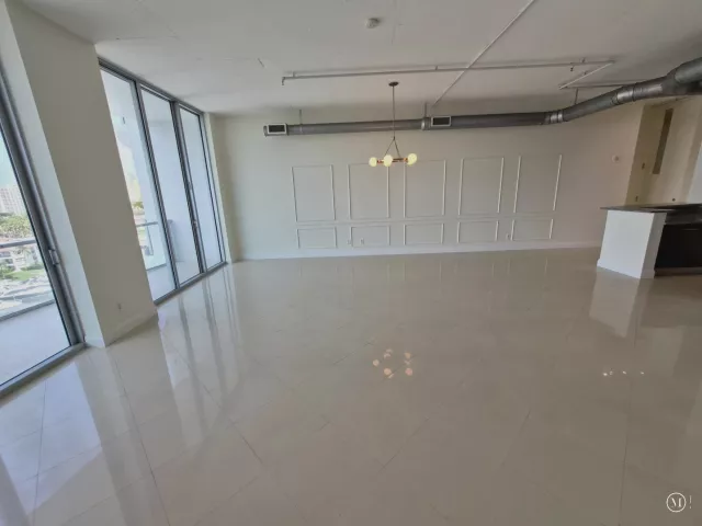 2-bedroom condo for sale in Aventura - 3029 NE 188th Street 805 - MondialRealty