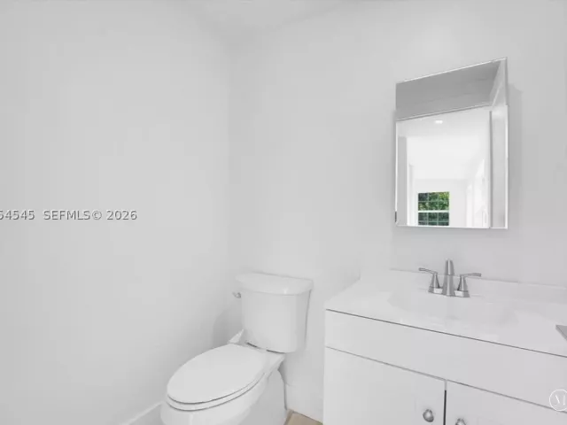 4-bedroom home for sale in West Palm Beach - 646 Aspen Rd - MondialRealty