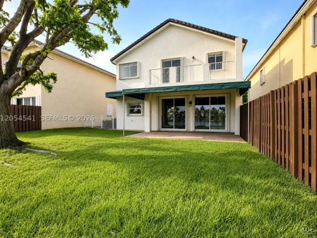 4-bedroom home for rent in Doral - 10956 NW 73rd St 10956 - MondialRealty