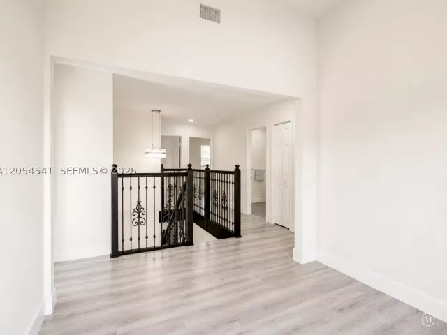 4-bedroom home for rent in Doral - 10956 NW 73rd St 10956 - MondialRealty