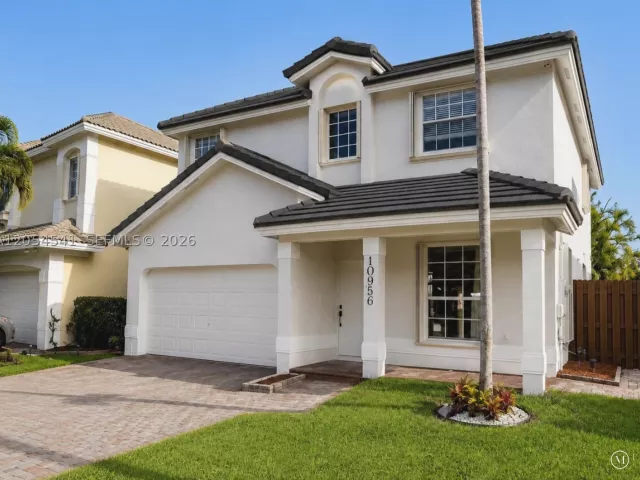 4-bedroom home for rent in Doral - 10956 NW 73rd St 10956 - MondialRealty