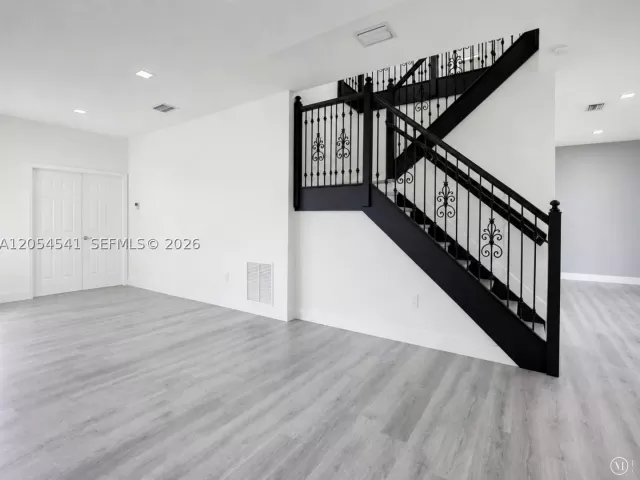 4-bedroom home for rent in Doral - 10956 NW 73rd St 10956 - MondialRealty