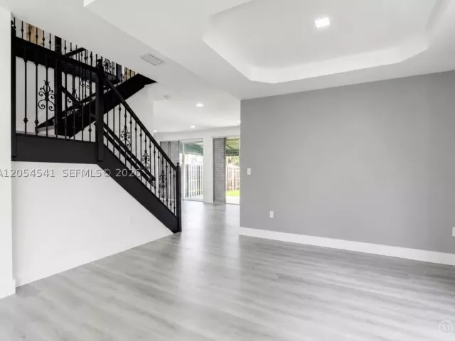 4-bedroom home for rent in Doral - 10956 NW 73rd St 10956 - MondialRealty