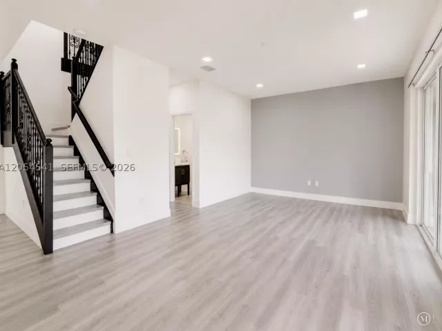 4-bedroom home for rent in Doral - 10956 NW 73rd St 10956 - MondialRealty