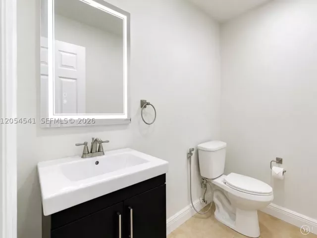 4-bedroom home for rent in Doral - 10956 NW 73rd St 10956 - MondialRealty