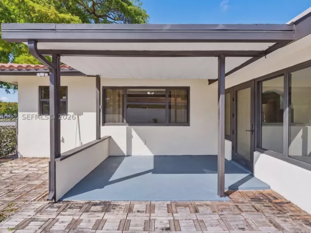 2-bedroom home for sale in Deerfield Beach - 1109 SE 10th St - MondialRealty
