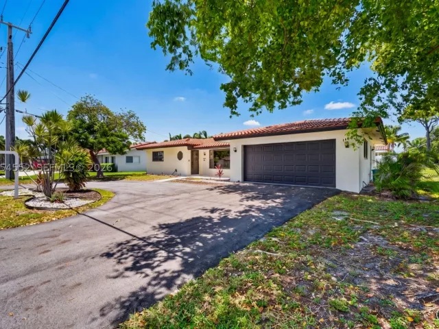 2-bedroom home for sale in Deerfield Beach - 1109 SE 10th St - MondialRealty