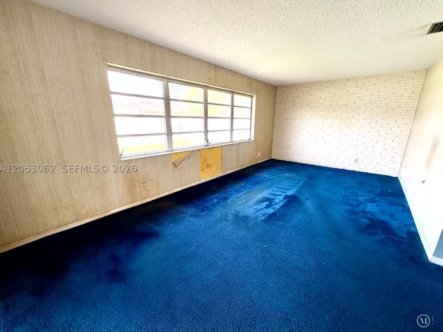 3-bedroom home for sale in Pembroke Pines - 11851 NW 23rd St - MondialRealty