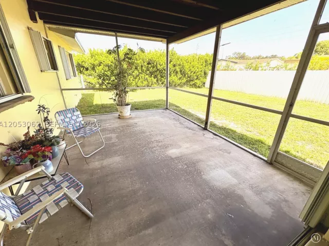 3-bedroom home for sale in Pembroke Pines - 11851 NW 23rd St - MondialRealty