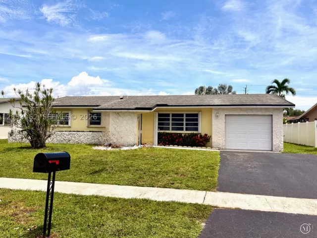 3-bedroom home for sale in Pembroke Pines - 11851 NW 23rd St - MondialRealty