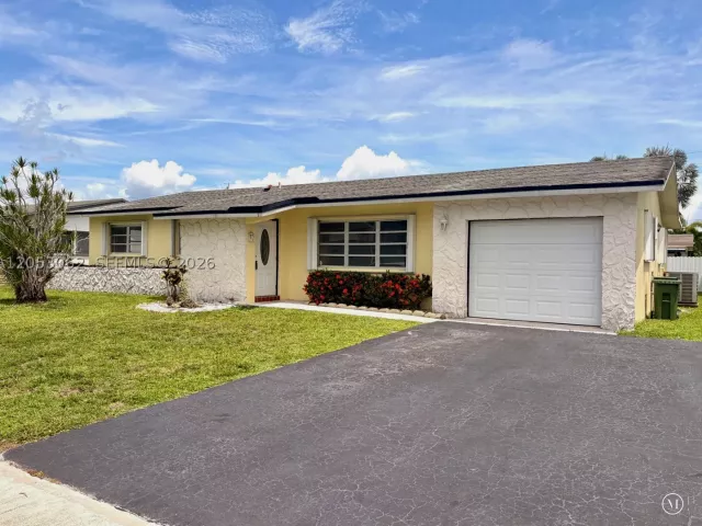 3-bedroom home for sale in Pembroke Pines - 11851 NW 23rd St - MondialRealty