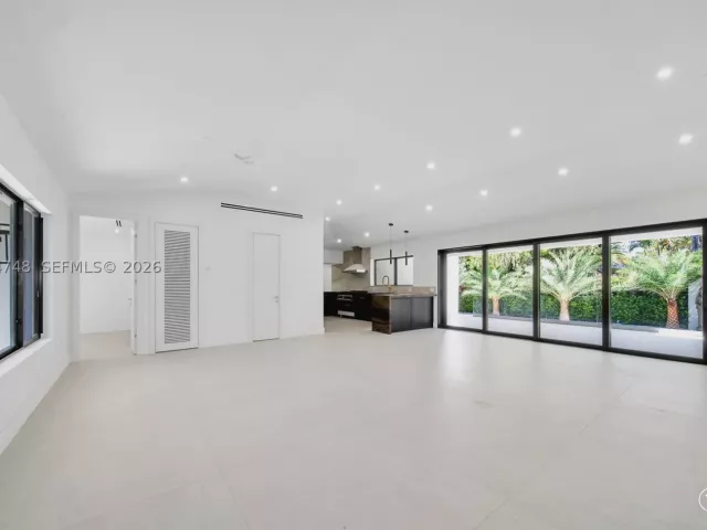4-bedroom home for rent in Miami - 899 NE 71st St - MondialRealty